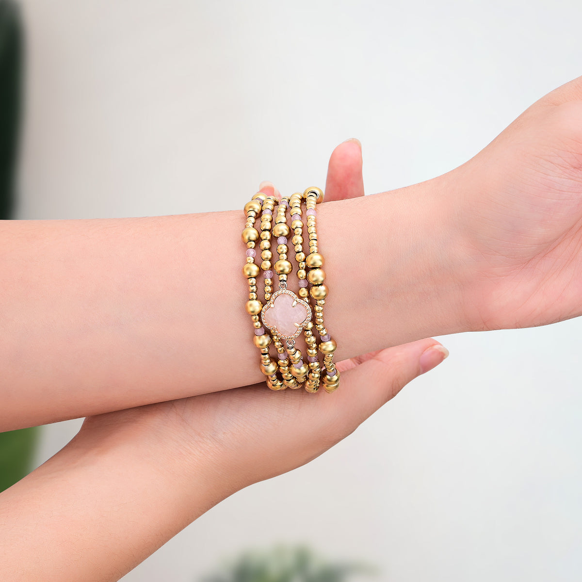 魅惑のローズクォーツエレガンスストレッチApple Watchストラップ