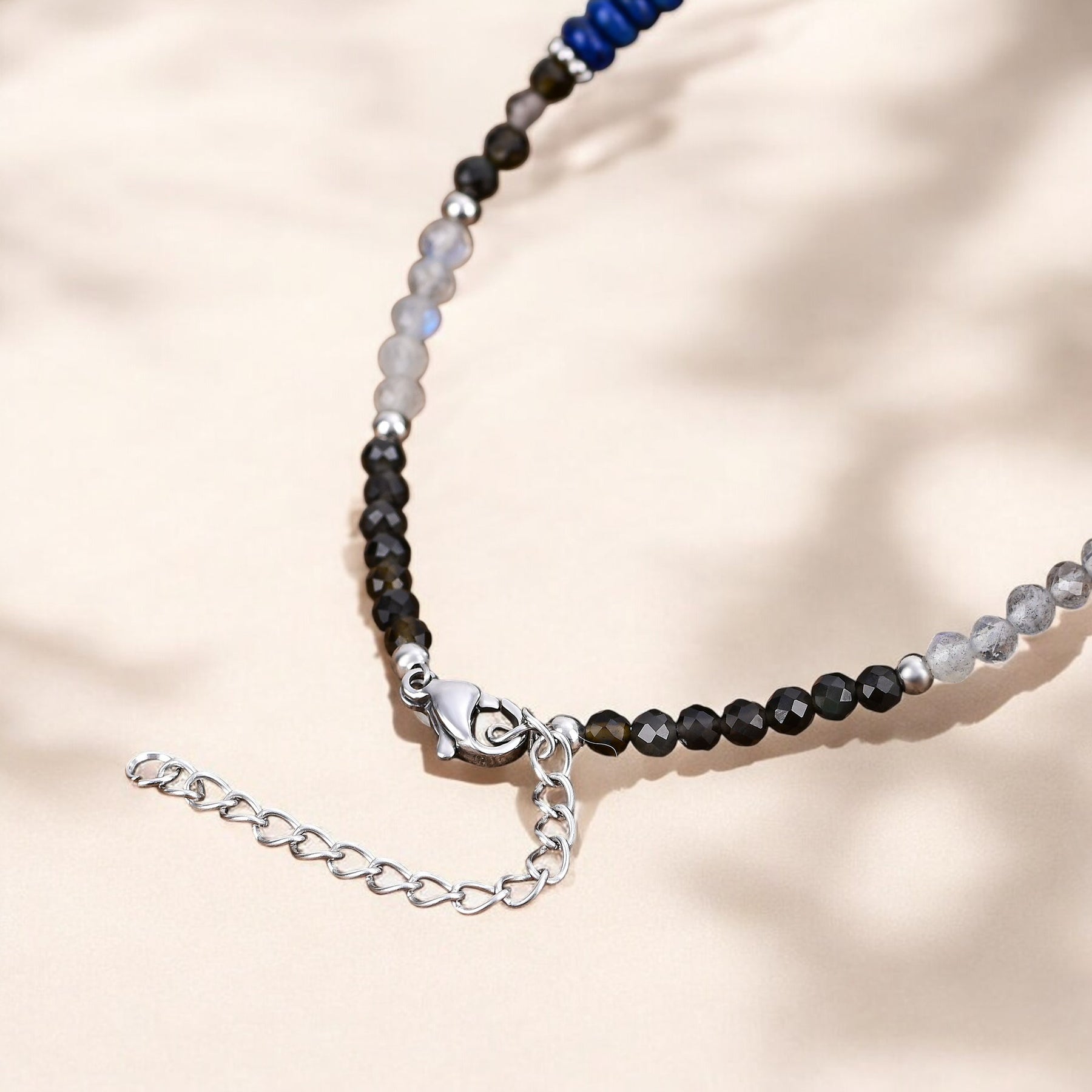 神秘的なラピスハーモニーアンクレット