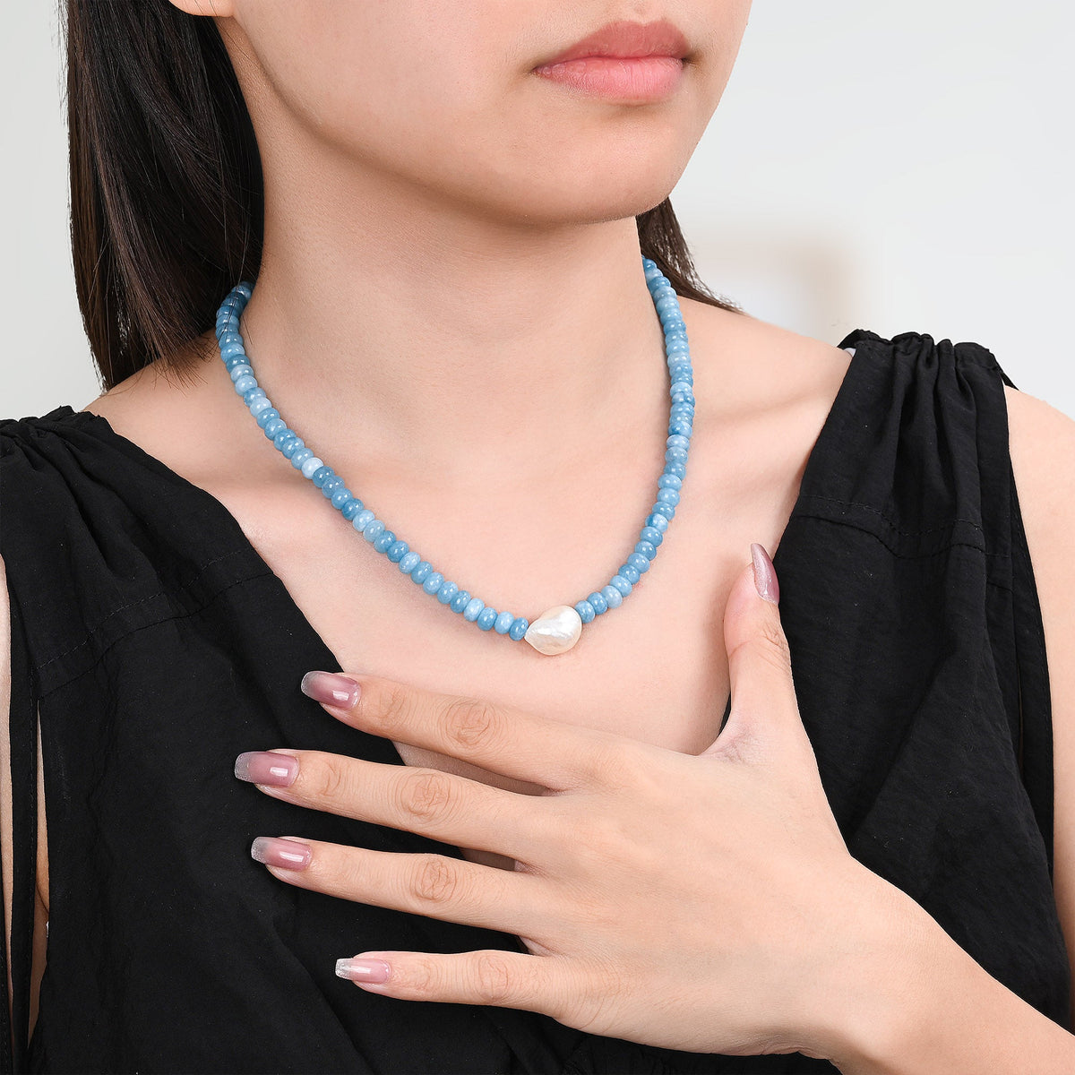 翡翠の花の真珠のネックレス