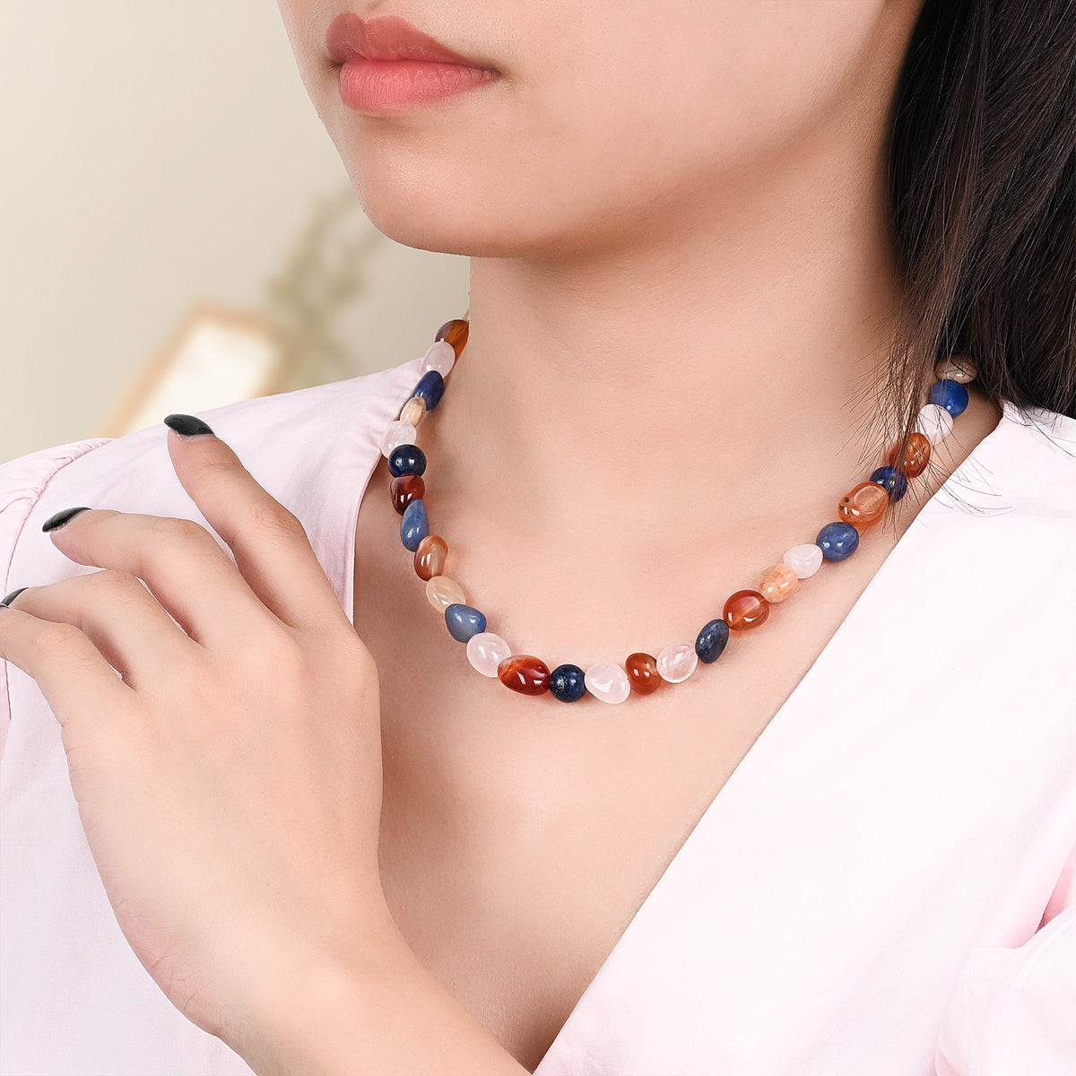 輝く調和の石のネックレス