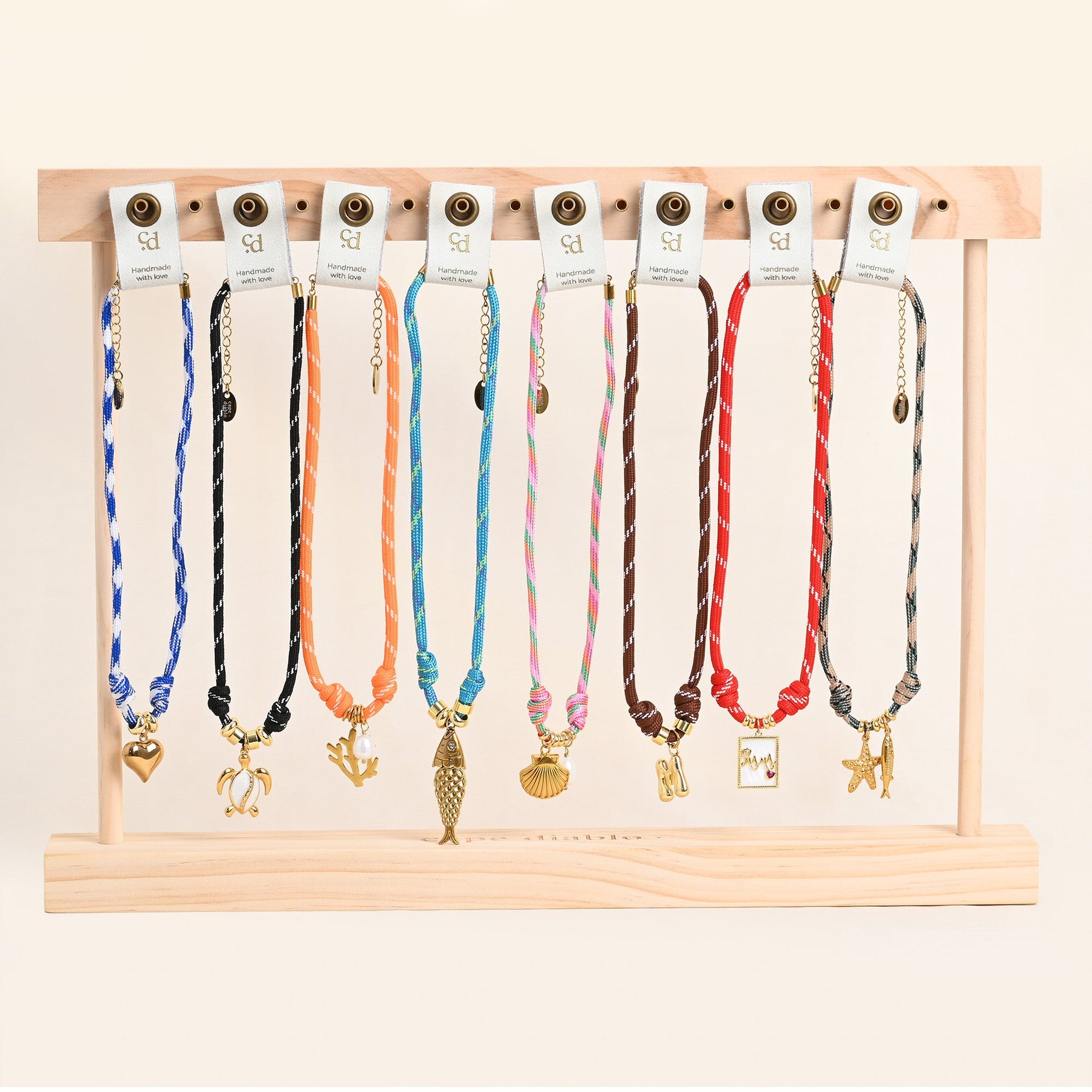 レッドラブチャームネックレス