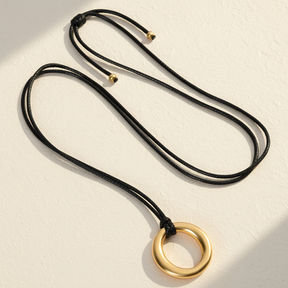 永遠のサークルネックレス